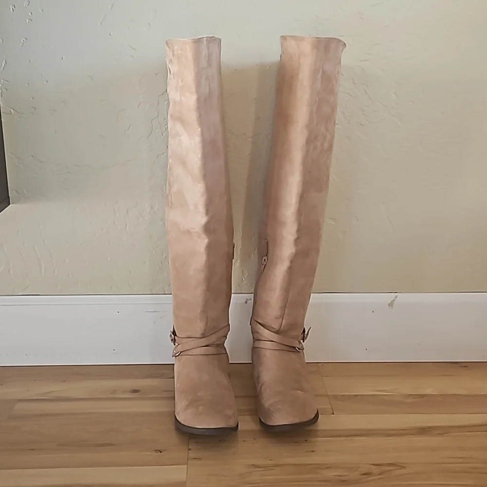 N/A flat beige